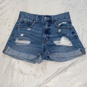 Ripped denim jean short